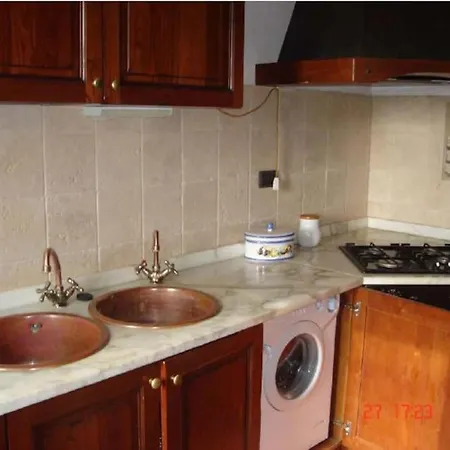 Ary's House -profumo Di Salmastro דירה